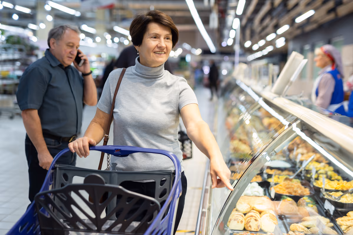 Il supermercato sfida i ristoranti: la nuova guerra si gioca fuori dalla sala