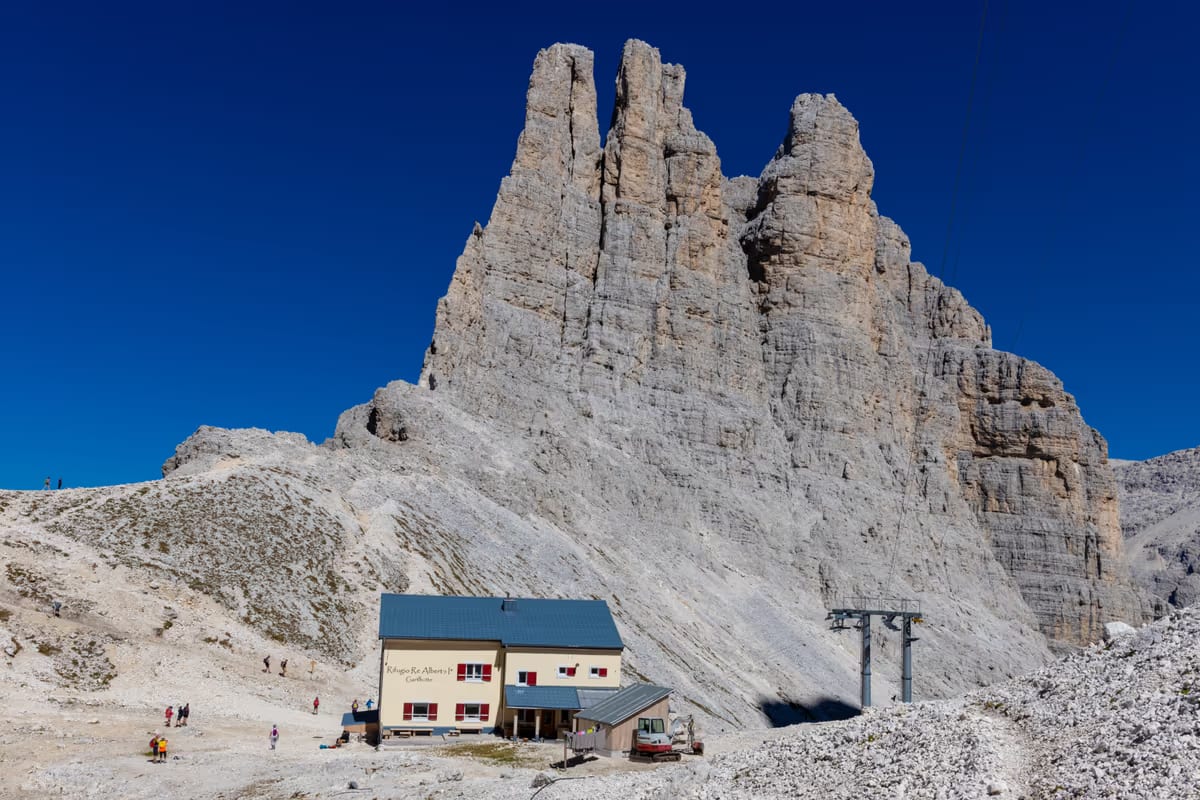 Gestire un rifugio alpino: 90 giorni per far quadrare i conti dell'anno