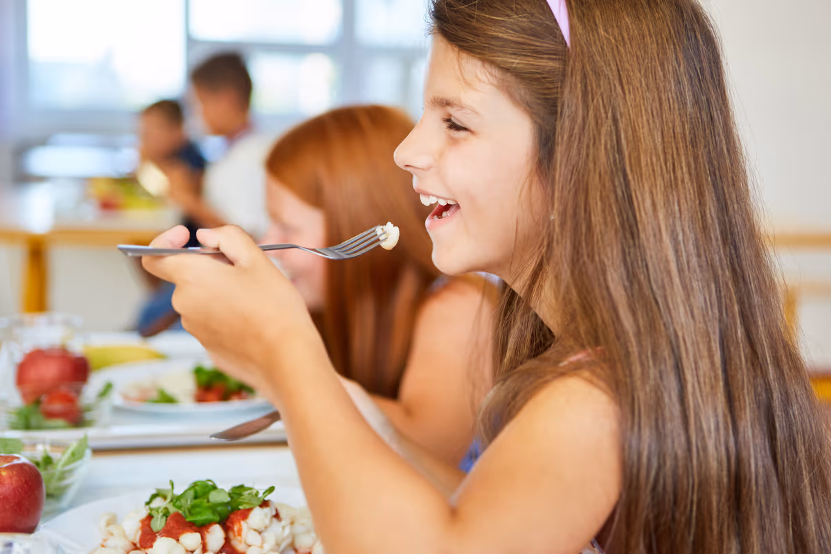 Mense scolastiche, la pasta in bianco di Mortara riapre il problema delle morosità