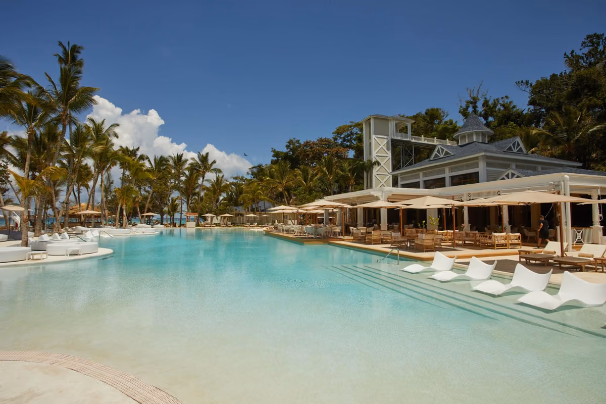 Il beach club di Cayo Levantado