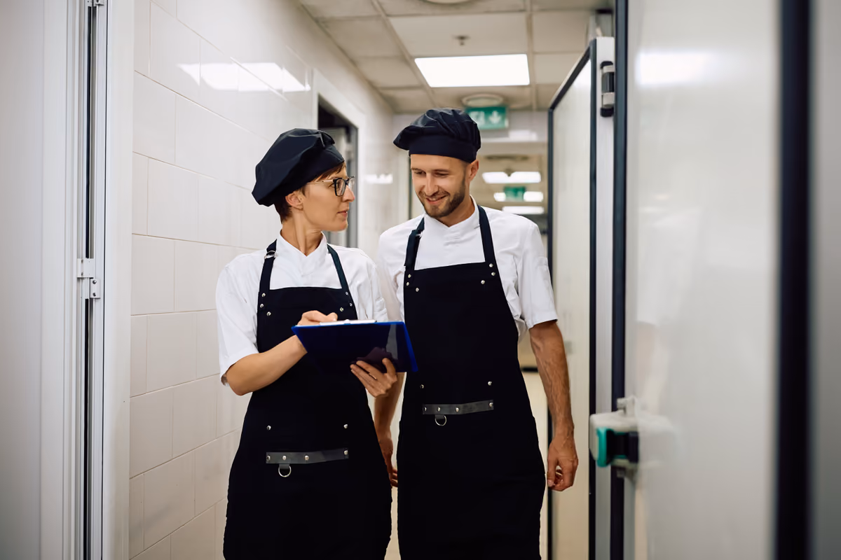 Riaprire non è ripartire: la cucina è rimasta ferma, i rischi no