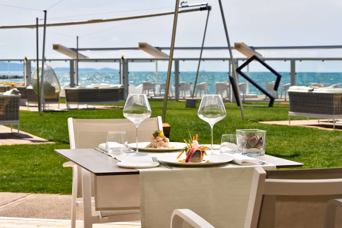 Il Dimorà all'interno del Resort, per pasti conviviali in riva al mare