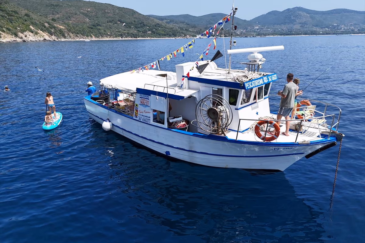 Dal resort al mare aperto: in Maremma si diventa pescatori per una mattina