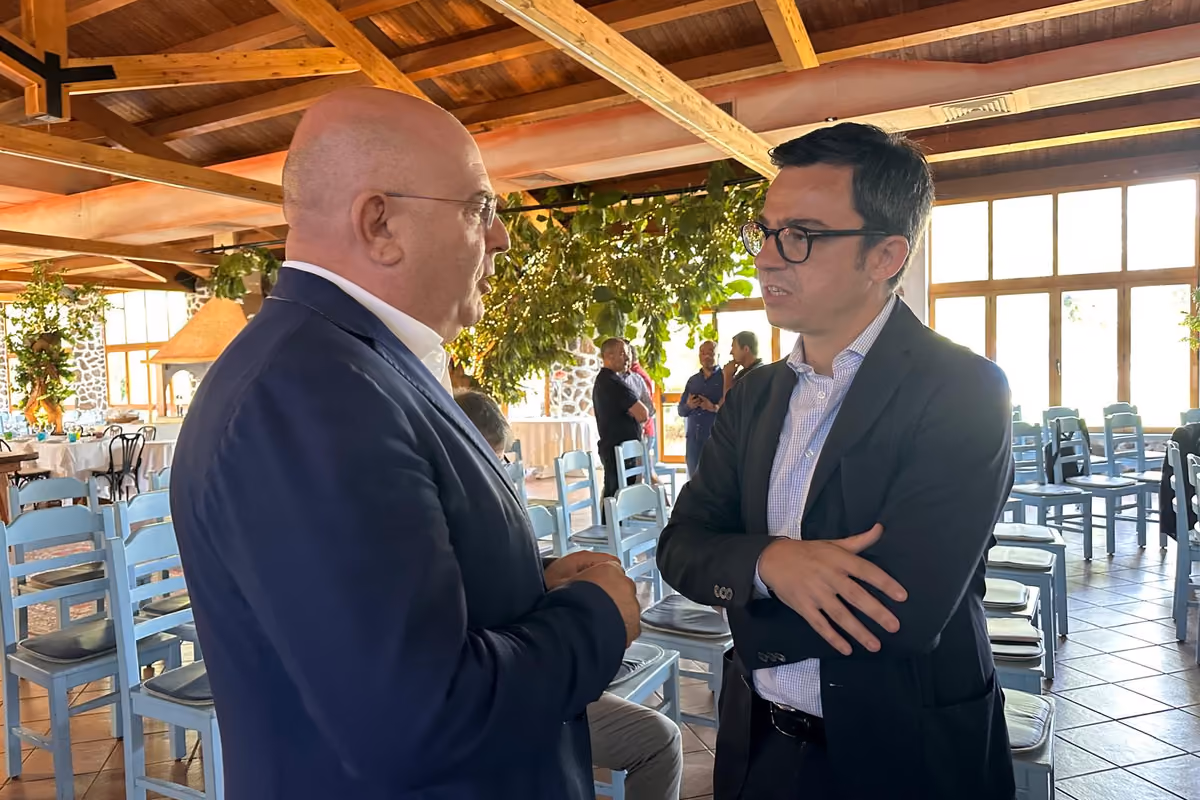 Il presidente del Consorzio Pecorino Romano Dop Gianni Maoddi con l'assessore all'agricoltura della Regione Sardegna Francesco Agus
