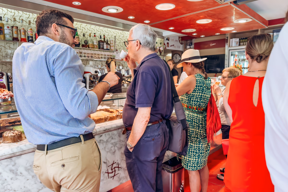 Al bar il "solito?" fa ancora la differenza: così il cliente si sente a casa
