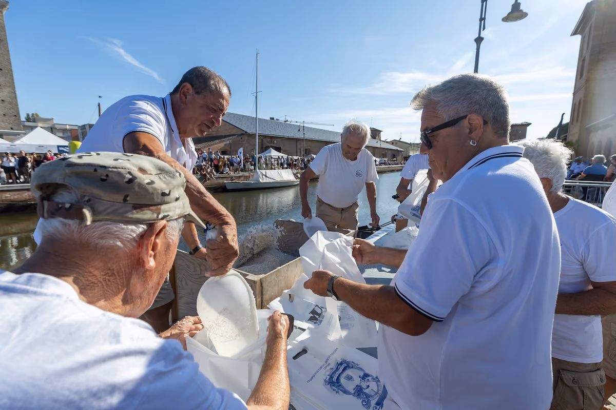 Cervia celebra 30 anni di Sapore di Sale: torna la storica Rimessa del Sale