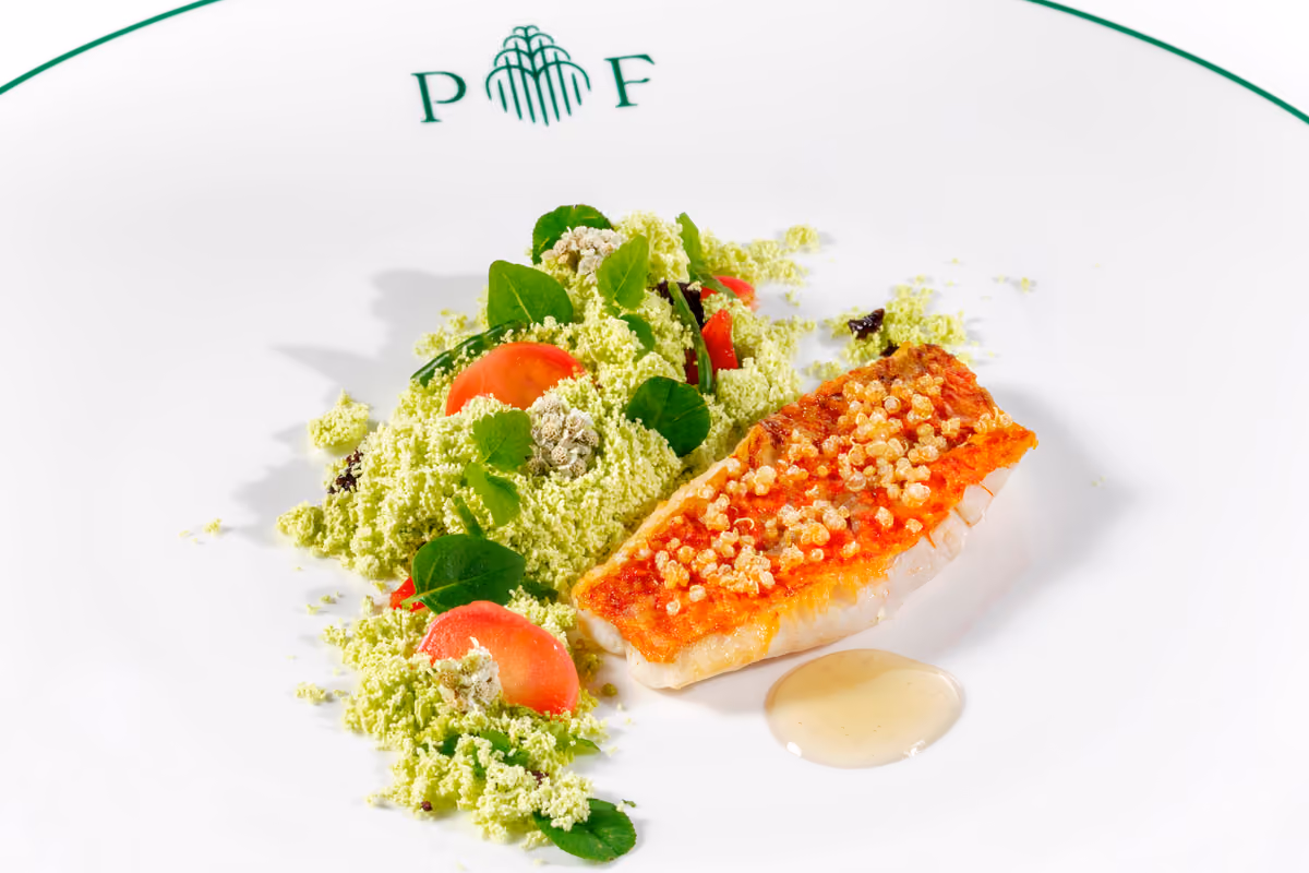 Triglia con quinoa e polvere alle erbe