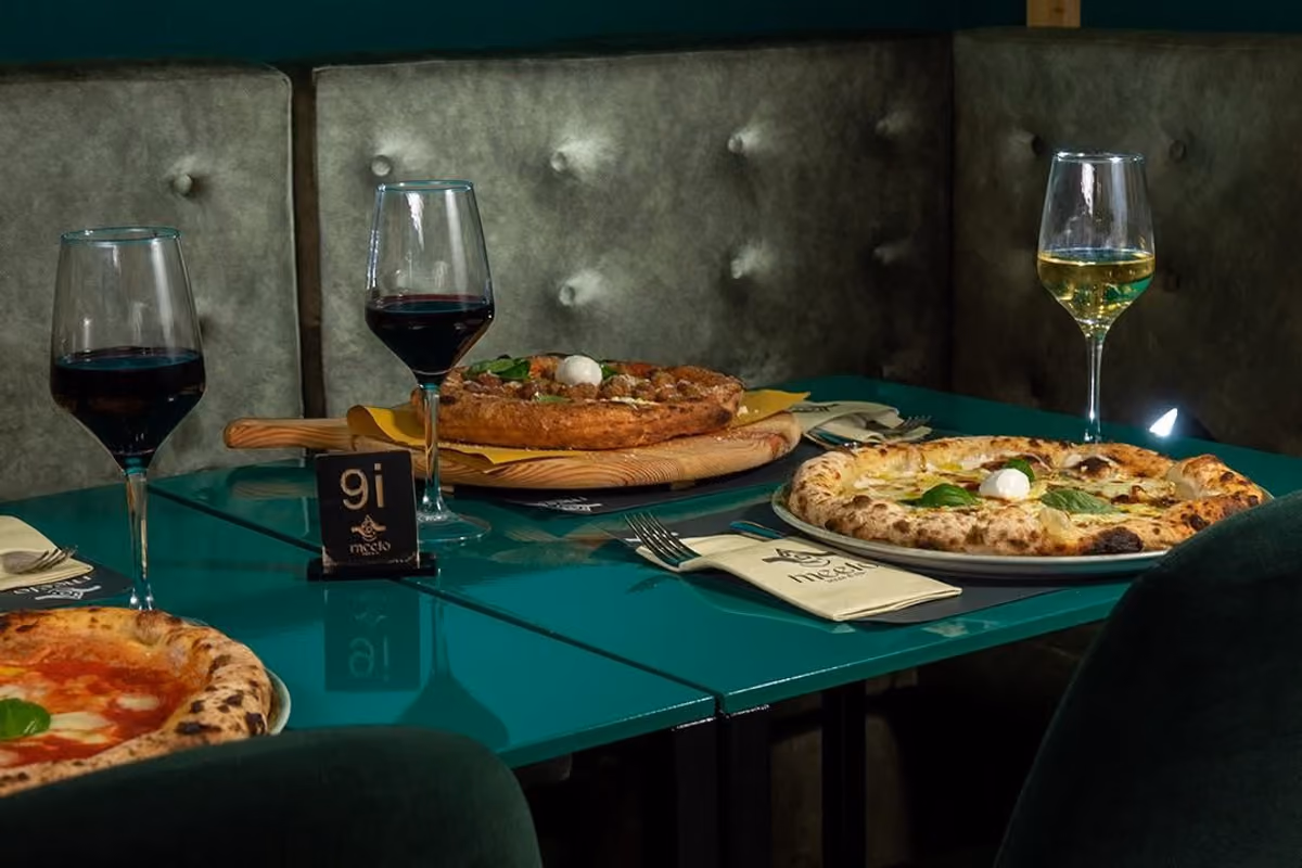 A Caivano la pizza prova a cambiare passo. Da Meeto il low carb entra nella convivialità