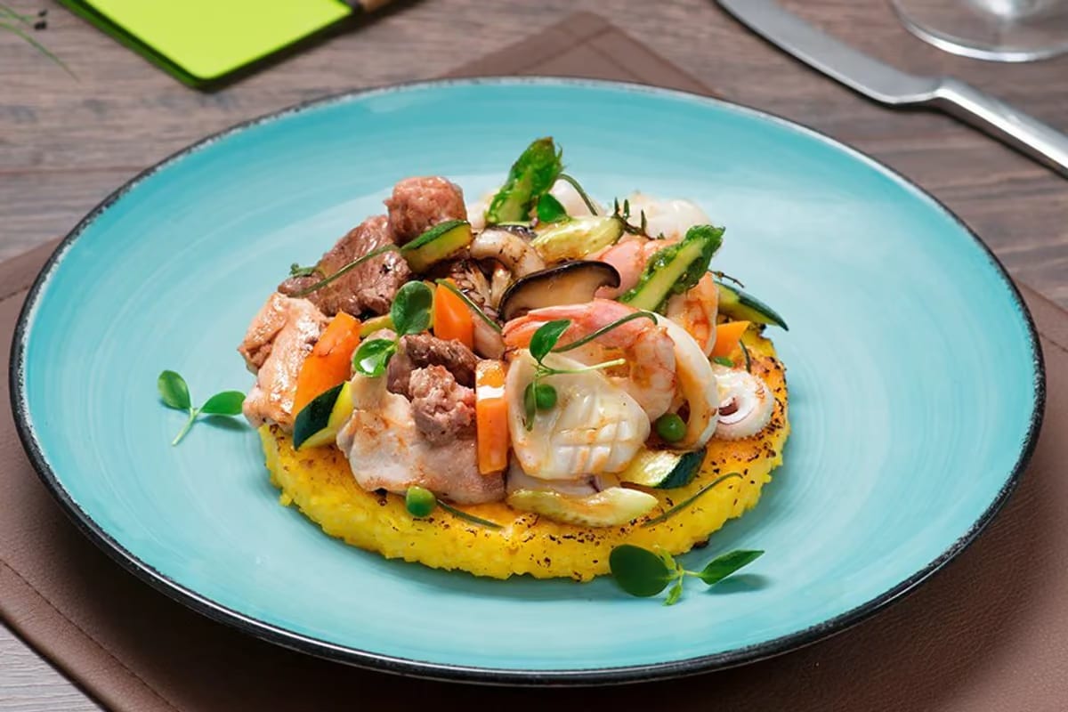 La ricetta del risotto alla milanese che voleva diventare una paella