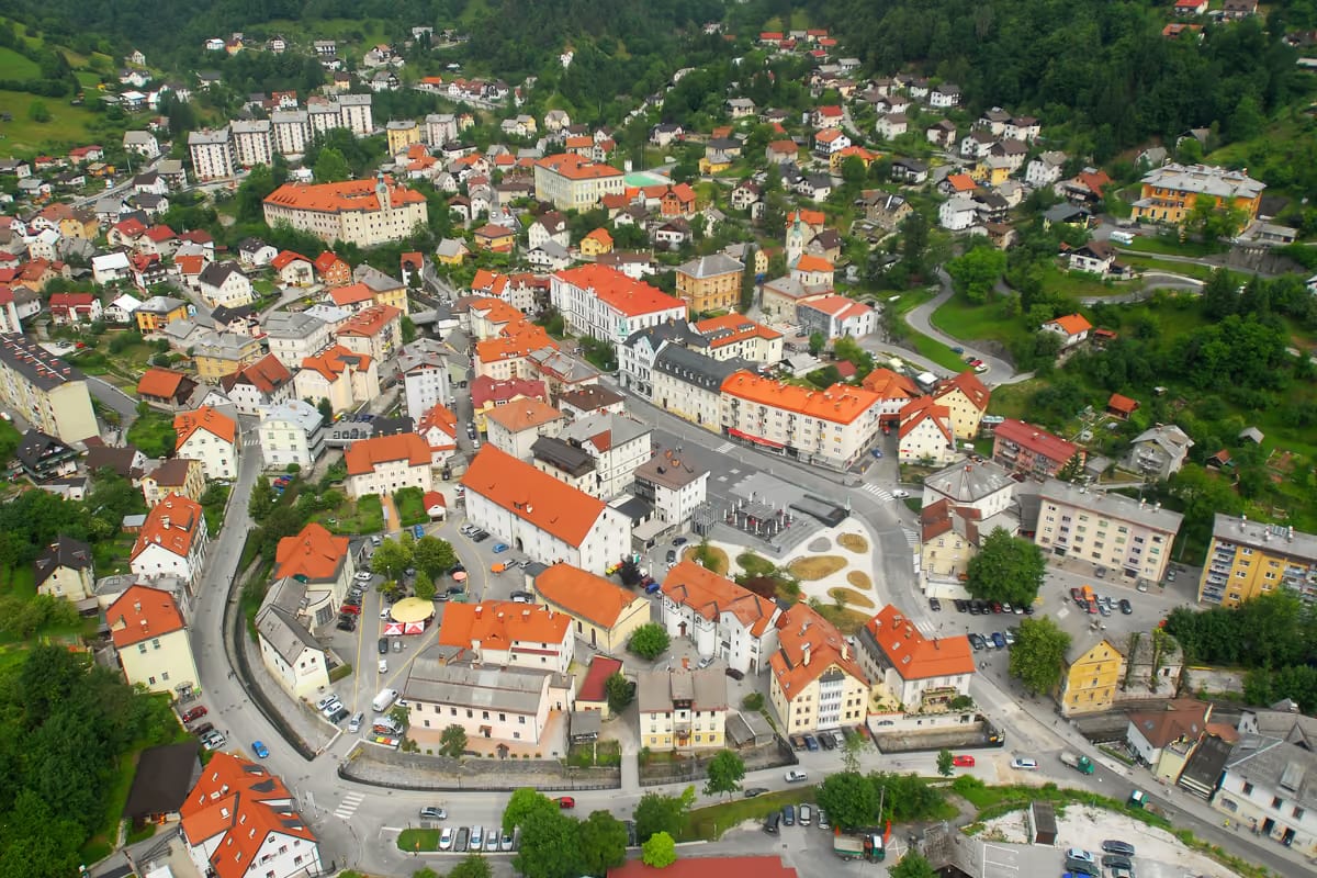 Era la città del mercurio, oggi è una delle piccole perle da scoprire in Slovenia
