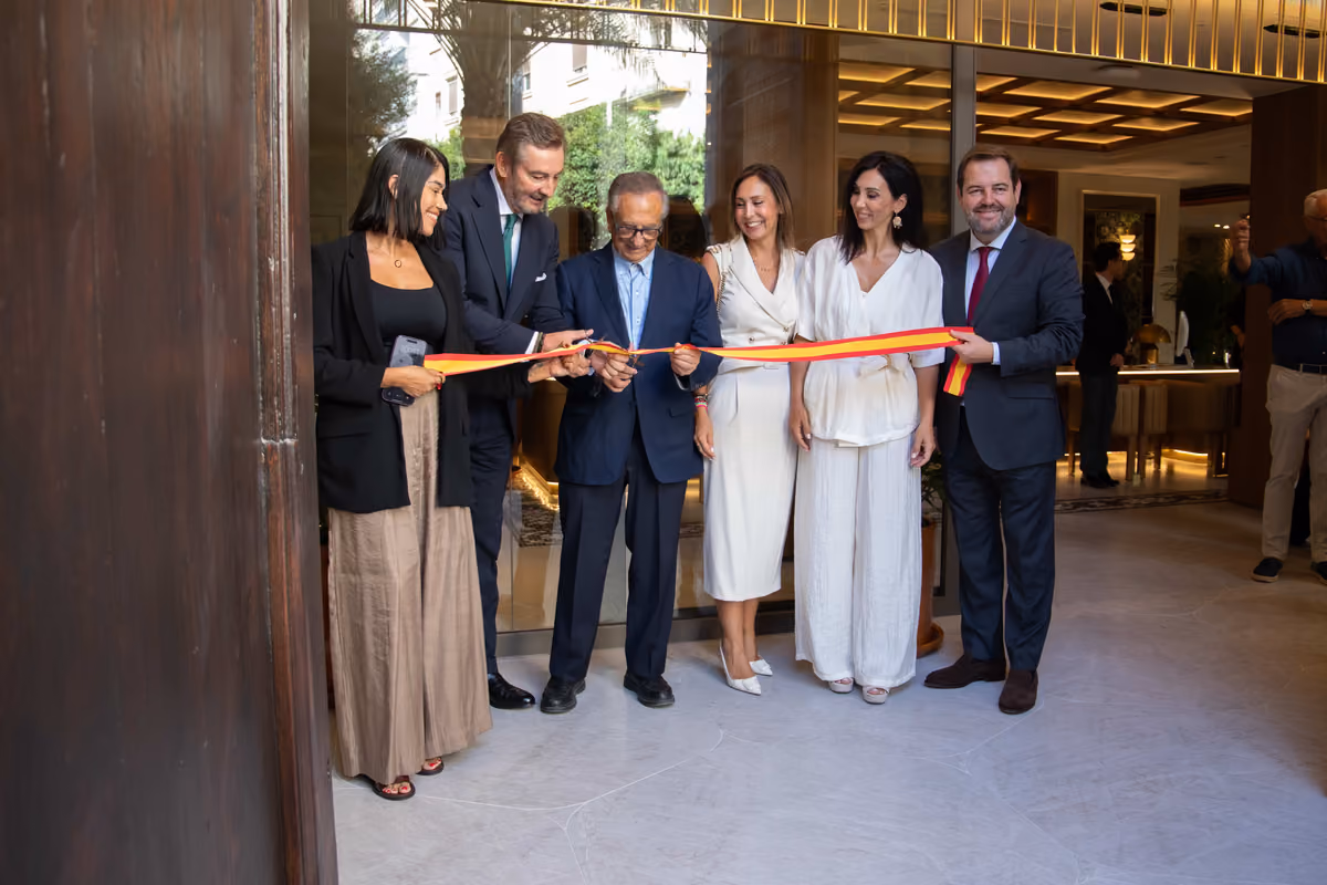 Un momento dell'inaugurazione dell'hotel