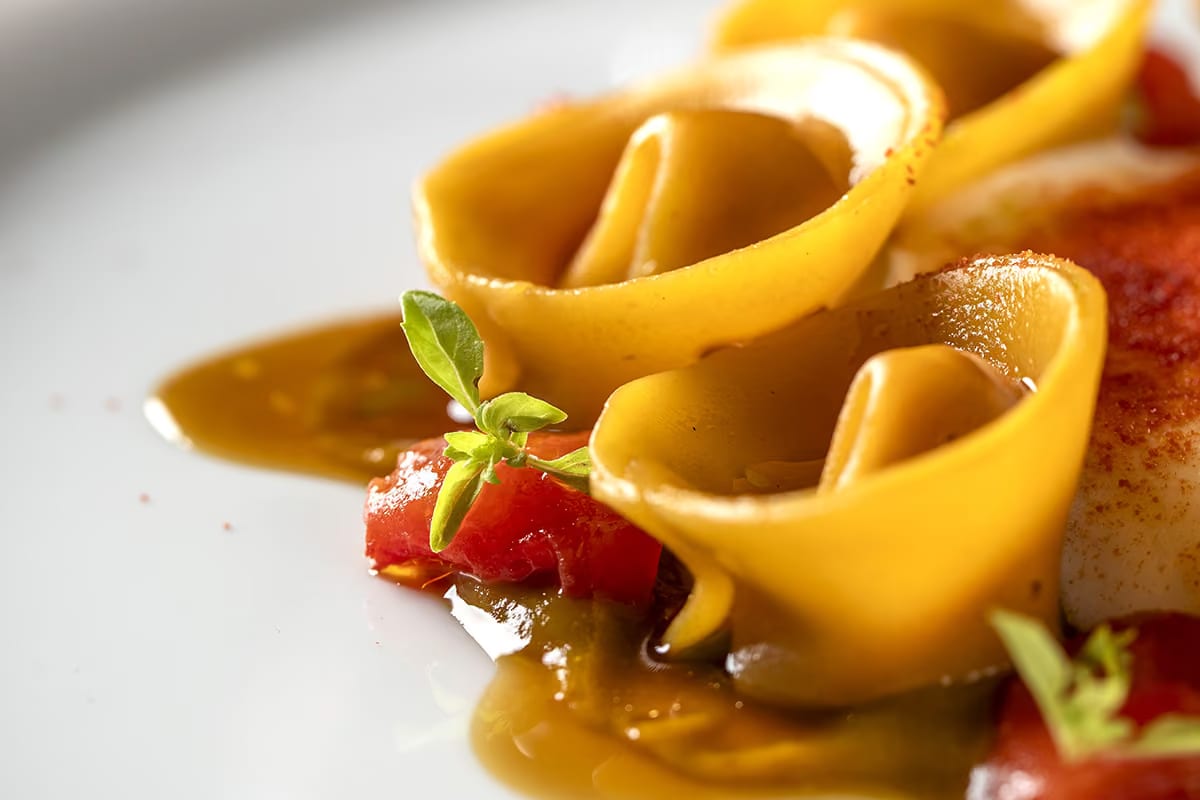 La ricetta dei tortellini con il ripieno alla puttanesca