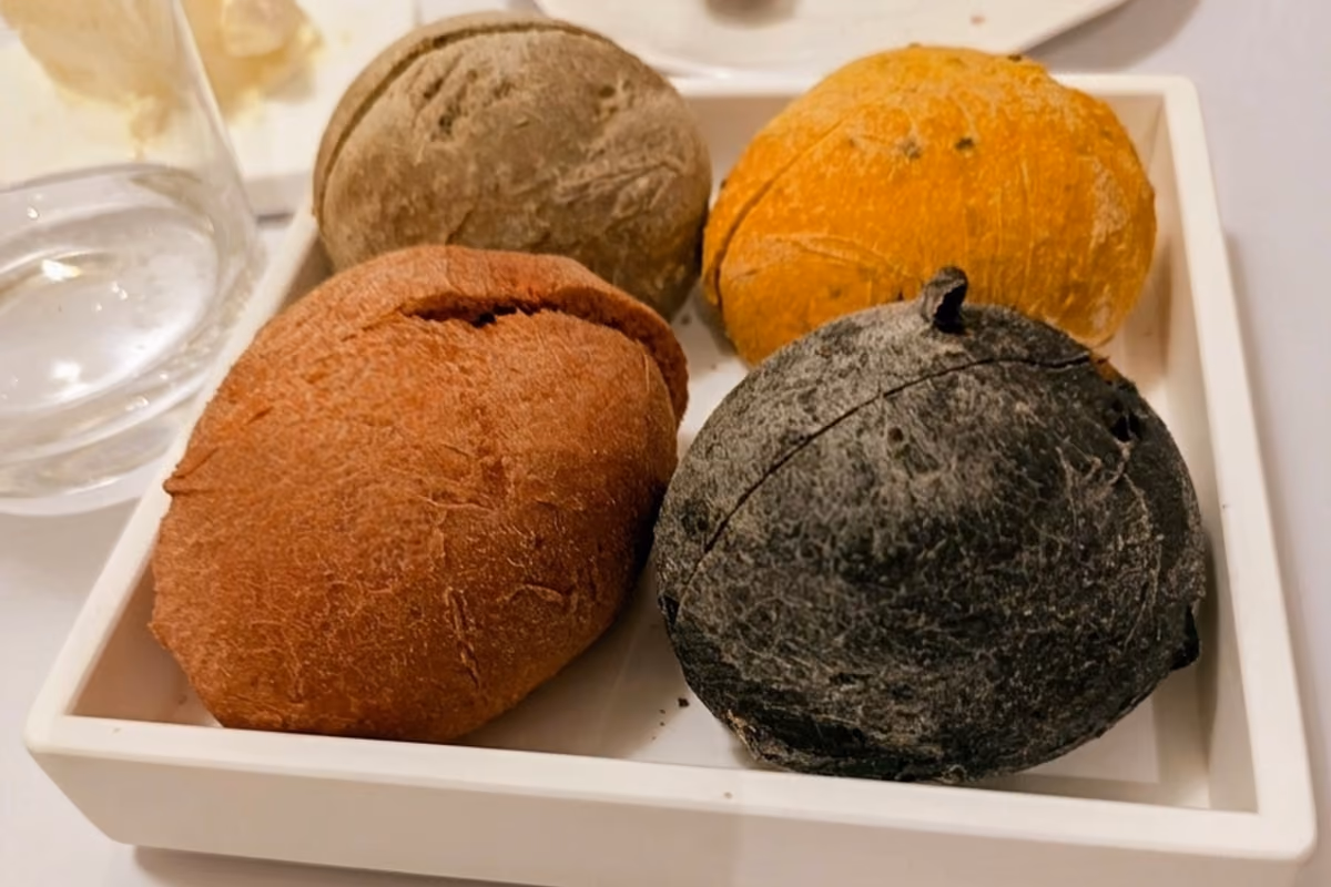 Babila Cagelli cambia casa, non anima: la sua cucina resta circondata dall’arte