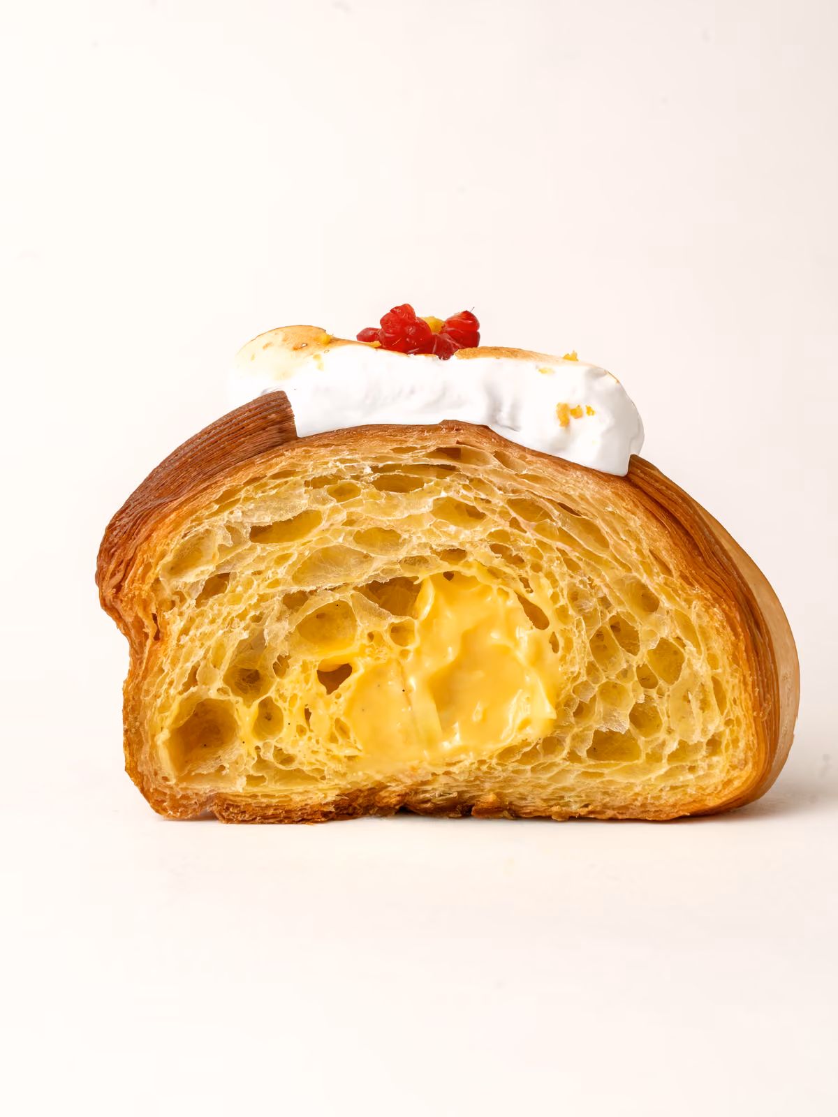 Tuorlo 33, ideale sia per l'impasto del cornetto all'italiana che per la crema pasticcera