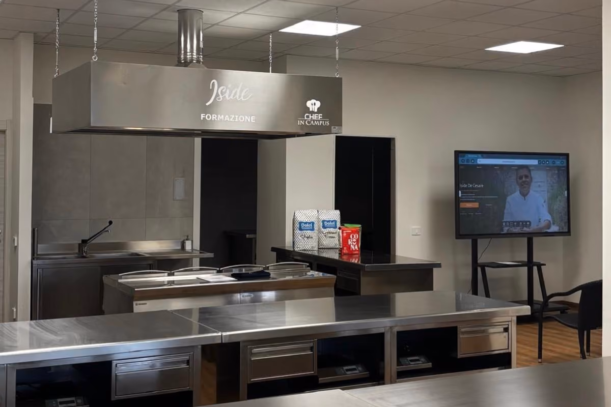 La chef Iside De Cesare apre una scuola di cucina sotto il suo ristorante stellato
