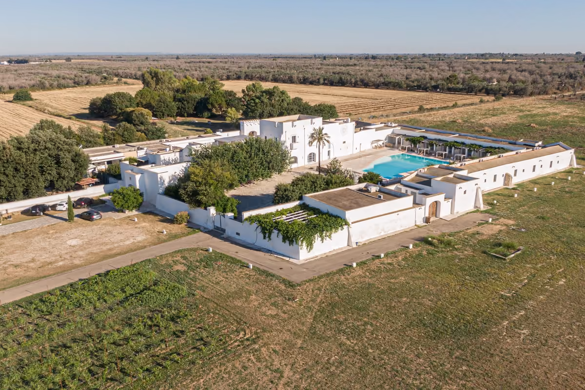 Alla scoperta del Mediterraneo più autentico in una masseria tra pizzica, gin e mare