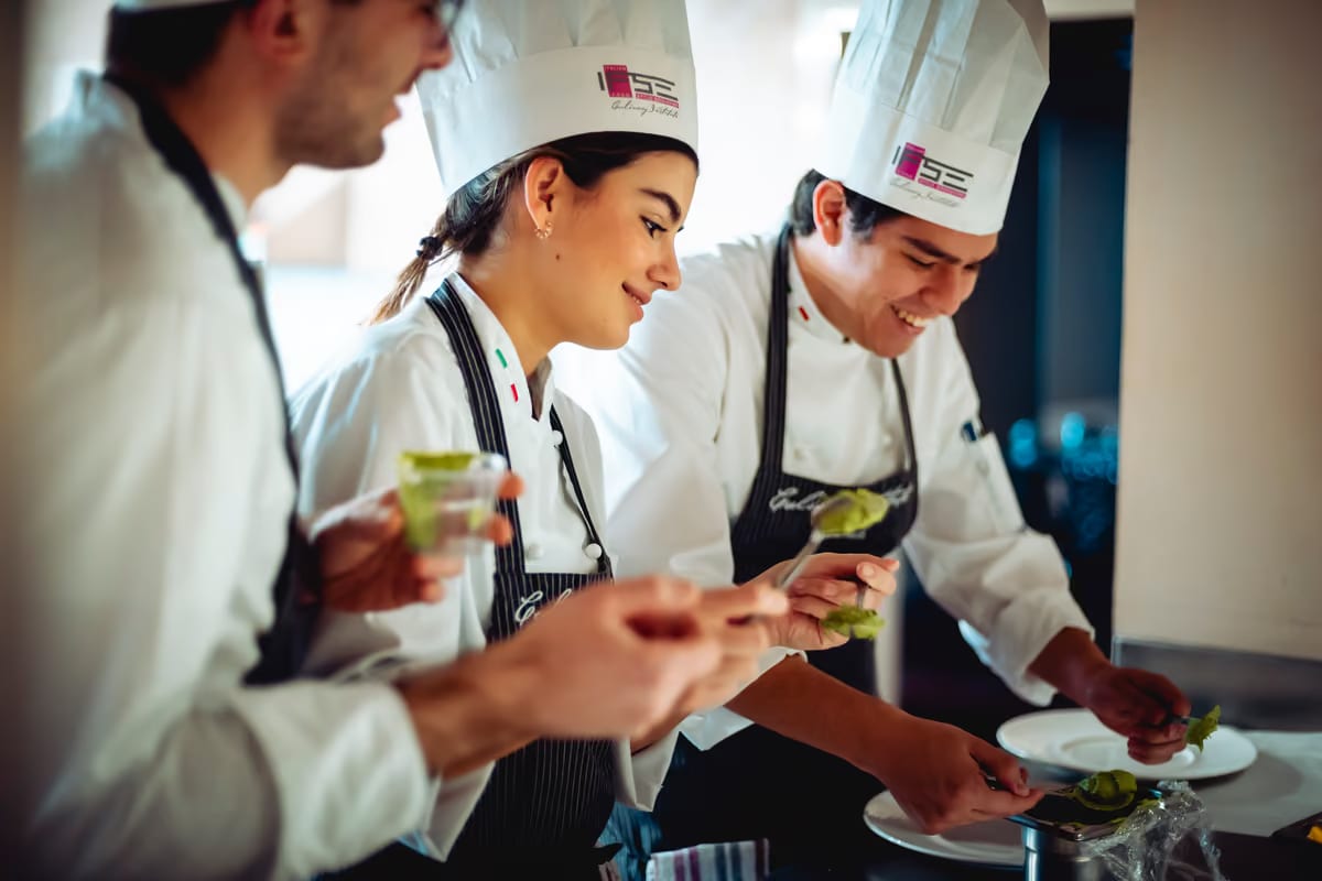 Stress e ansia nell'alta cucina: ora si impara a gestirli anche durante gli studi