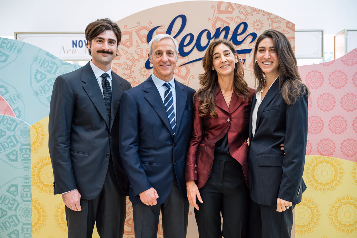 Luca Barilla (secondo da sinistra) con la moglie Michela Petronio (al suo fianco) e i figli Pietro e Sara