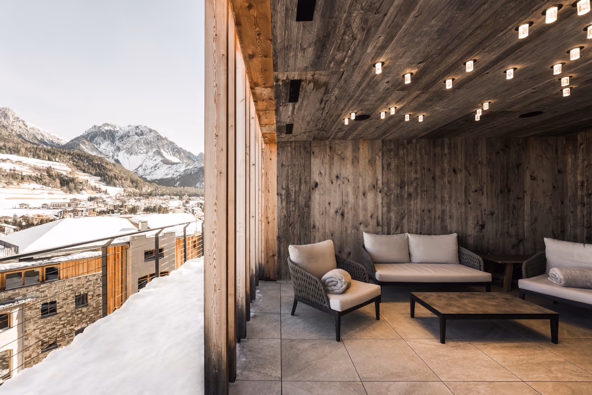 Excelsior, l’hotel che cambia con le Dolomiti: dal foliage alla prima neve