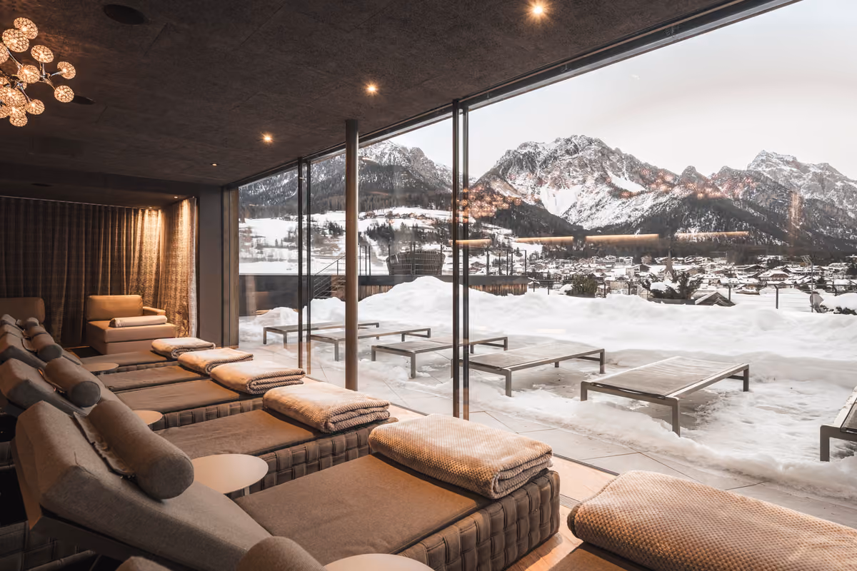 Excelsior, l’hotel che cambia con le Dolomiti: dal foliage alla prima neve
