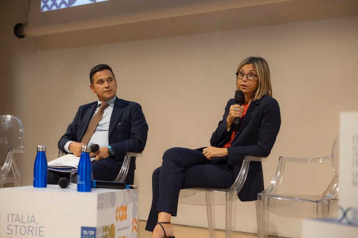 Tommaso Putin assieme a Maria Chiara Gadda: durante IMMENSE 2026 hanno affrontato il tema dello spreco e della sosteniblità nella ristorazione collettiva