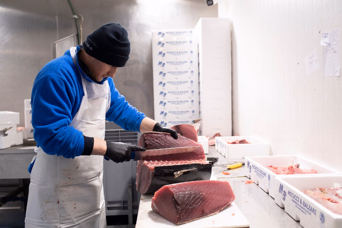 Per gli chef, poter accedere di persona al Mercato Ittico permette una scelta più precisa e consapevole di tagli e tipologie di pesce