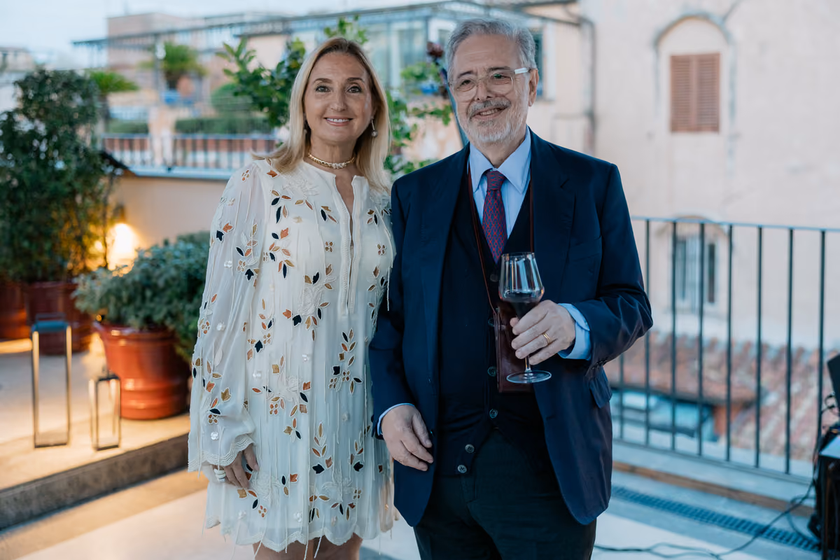 All’Hotel d’Inghilterra 90 etichette di vino raccontano le famiglie italiane