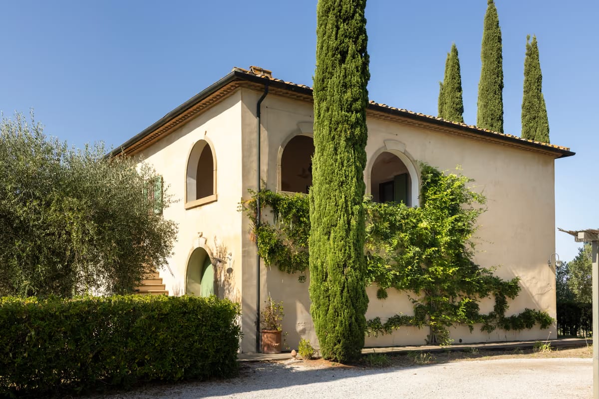 Ora da Caiarossa si può anche dormire: la nuova ospitalità tra i vigneti in Toscana
