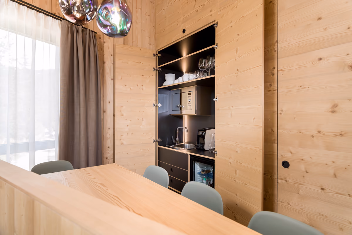 SkyView Chalets, dormire nel foliage sul lago di Dobbiaco