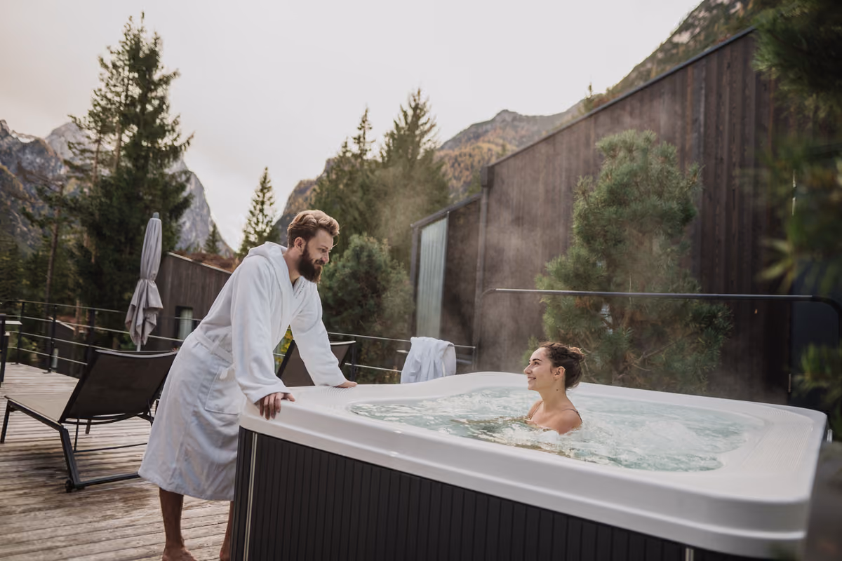 SkyView Chalets, dormire nel foliage sul lago di Dobbiaco