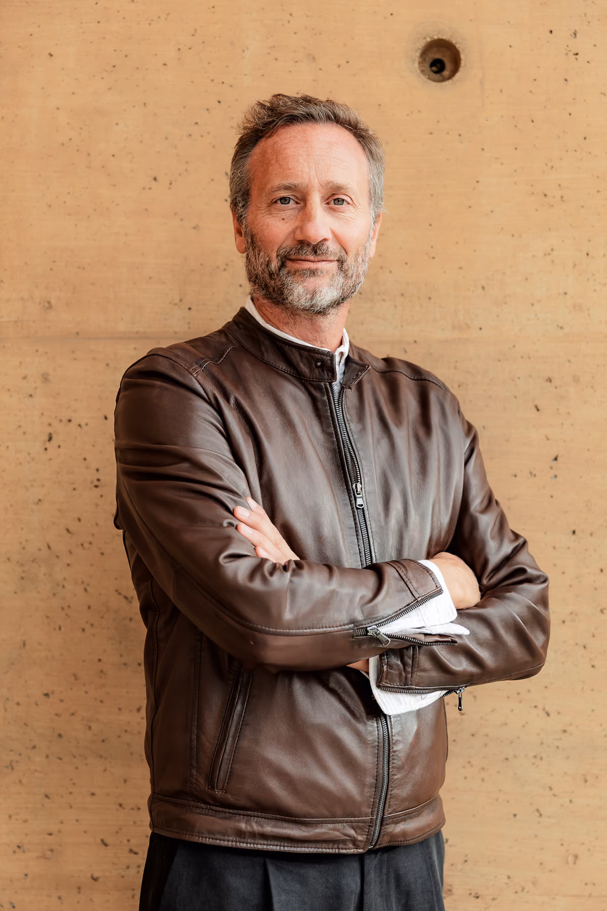 «Profumi di Mosto rappresenta uno degli appuntamenti più significativi per il nostro territorio perché riesce a raccontare in modo autentico il legame tra vino, paesaggio e persone» afferma Paolo Pasini, presidente del Consorzio Valtènesi.