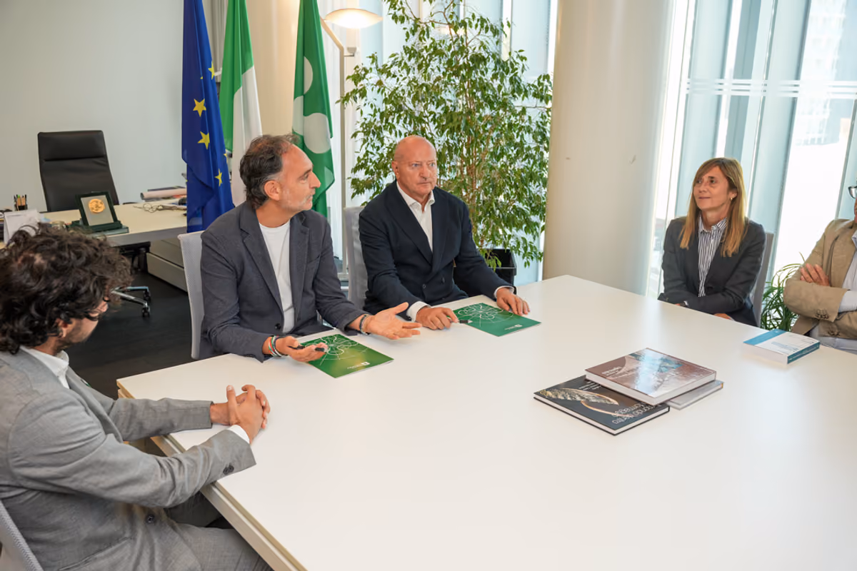 Un momento dell'incontro in Regione Lombardia tra Beduschi e i rappresentanti di SogeMi