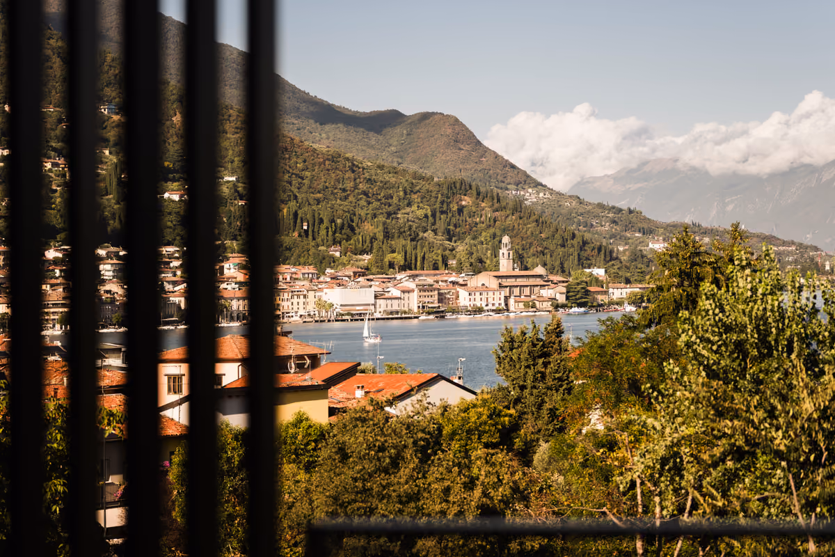 La vista su Salò del  Falkensteiner Resort Lake Garda
