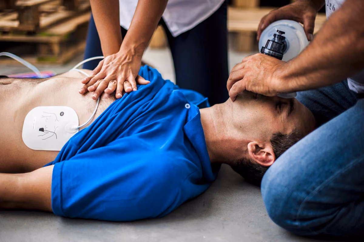 Ristoranti e bar diventano “posti del cuore”: a Catania 19 locali con defibrillatore