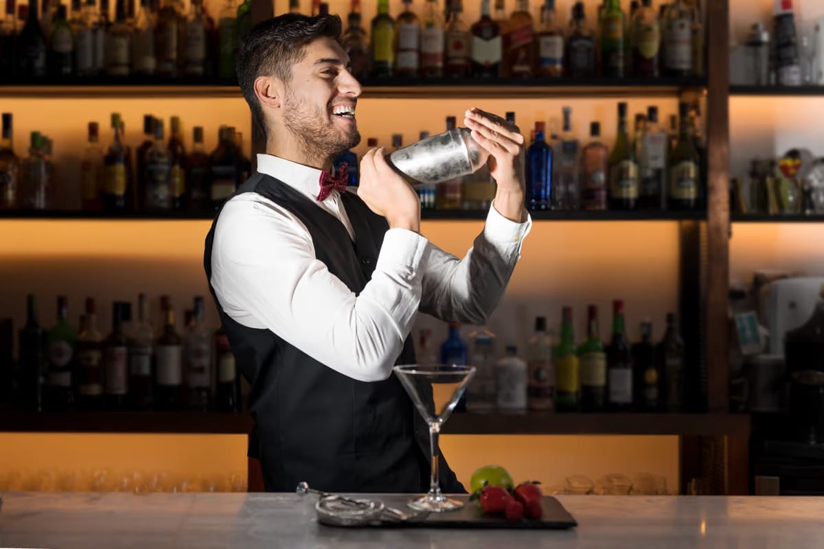 Il bartender deve saper organizzare il bancone per essere più efficiente