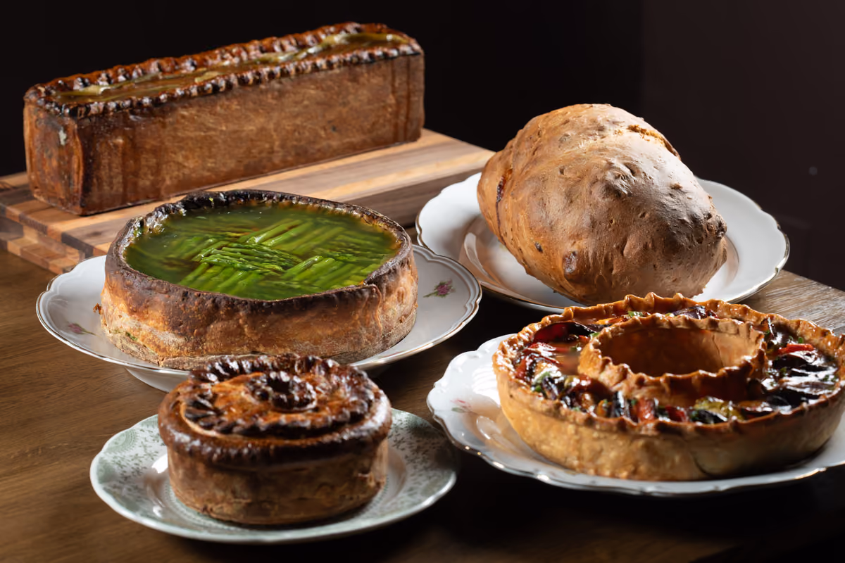 Terrine, pâté e rillettes diventano centrali attraverso tecniche antiche reinterpretate nel presente