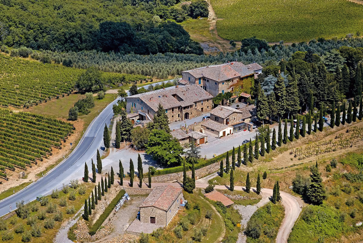 Le cantine di Costanti, sulle colline di Montalcino