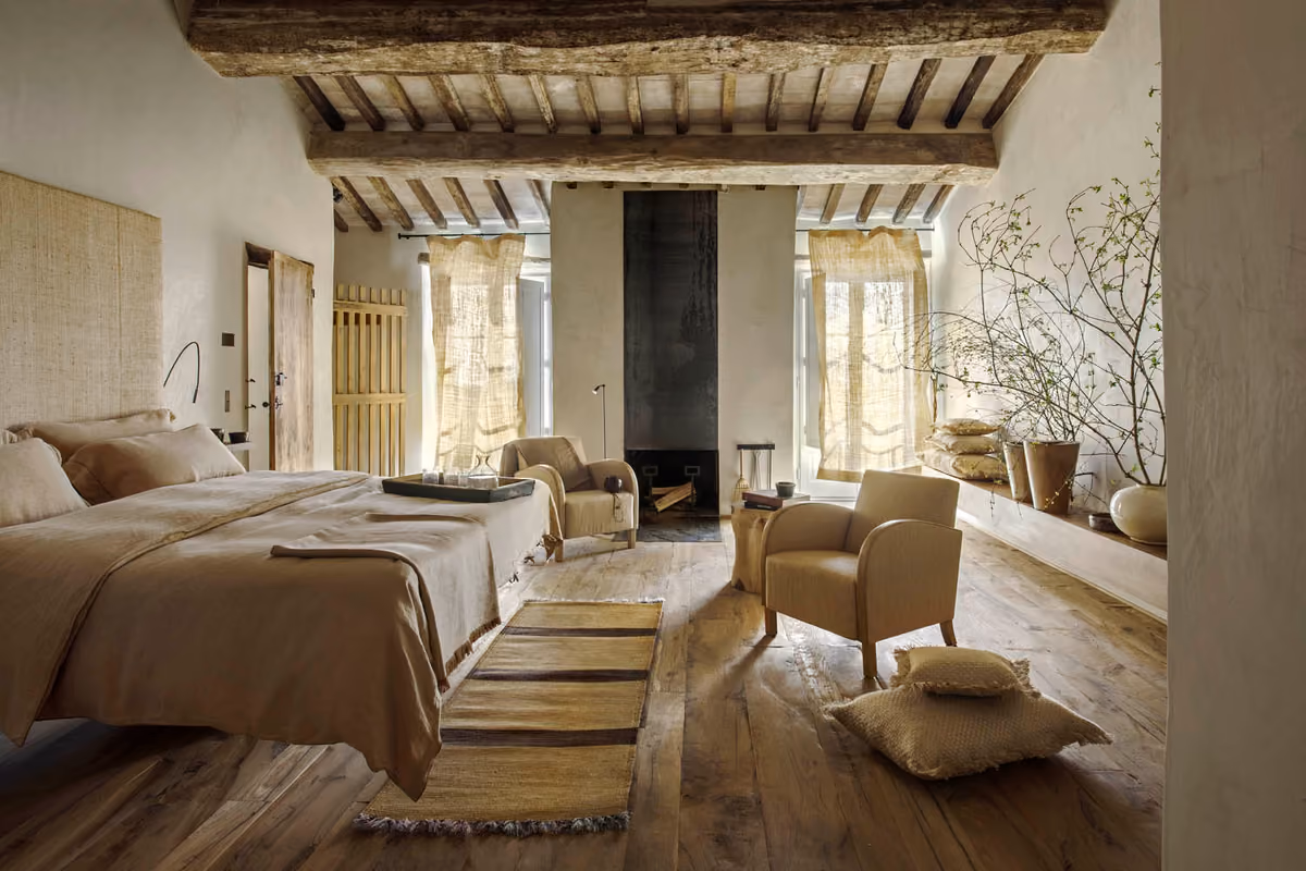 Dentro Monteverdi Tuscany, il borgo della Val d'Orcia rinato intorno all'ospitalità