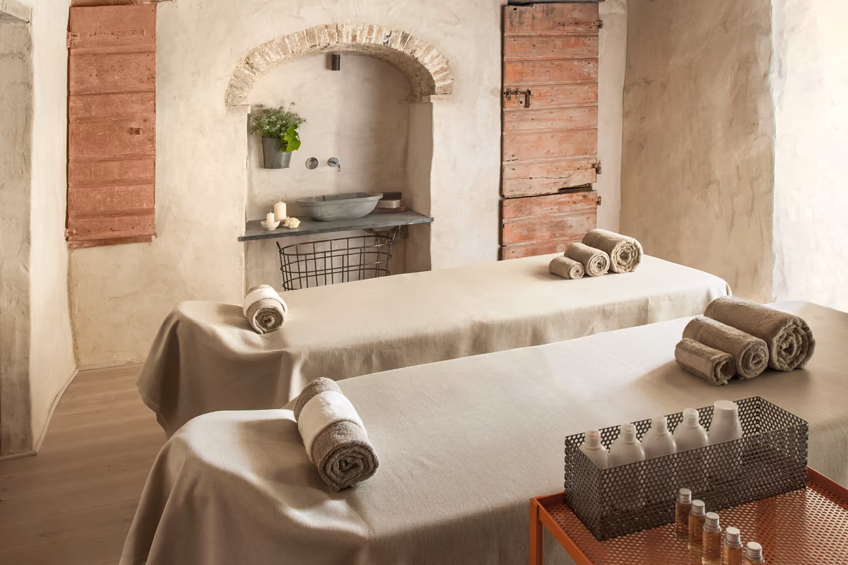 Dentro Monteverdi Tuscany, il borgo della Val d'Orcia rinato intorno all'ospitalità