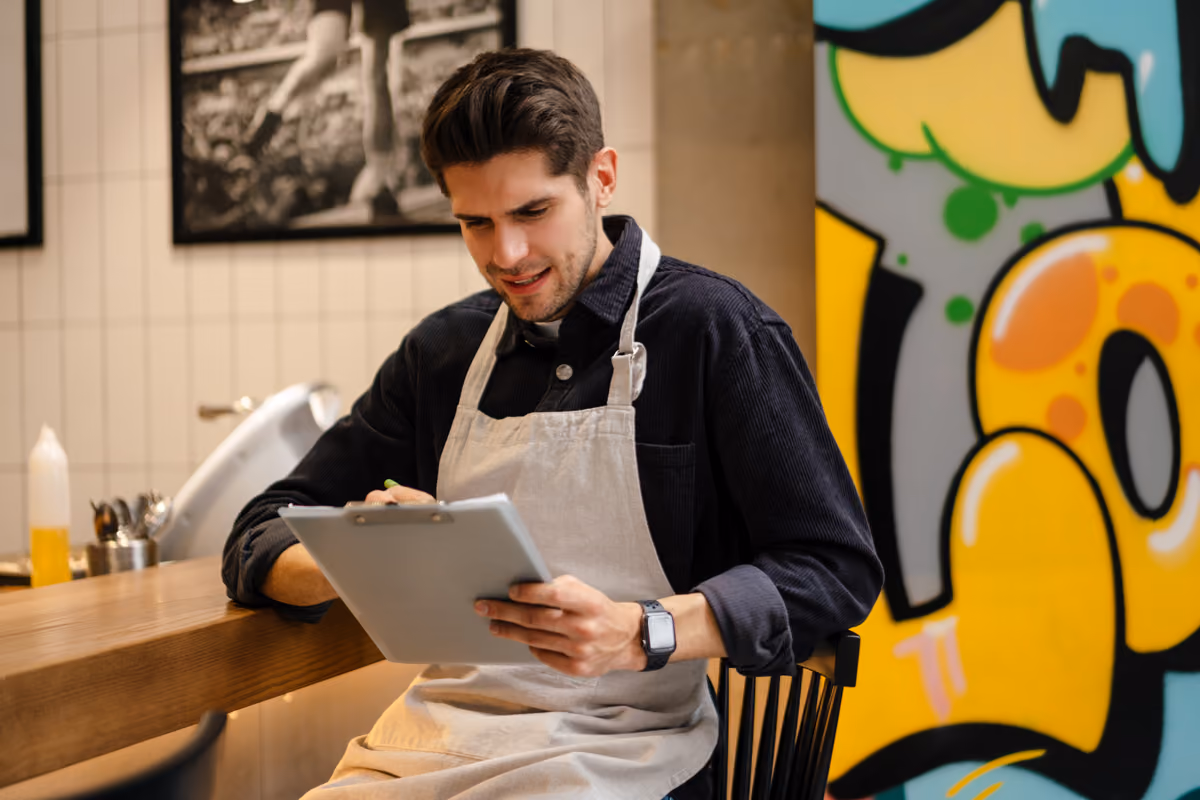 Il supporto legale diventa particolarmente utile quando il ristorante deve definire procedure, verificare i servizi esterni o gestire contestazioni più complesse