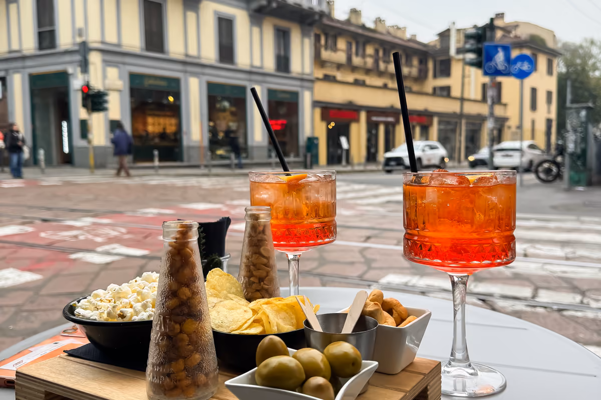 Milano è la città dell'aperitivo per antonomasia nell'immaginario collettivo italiano