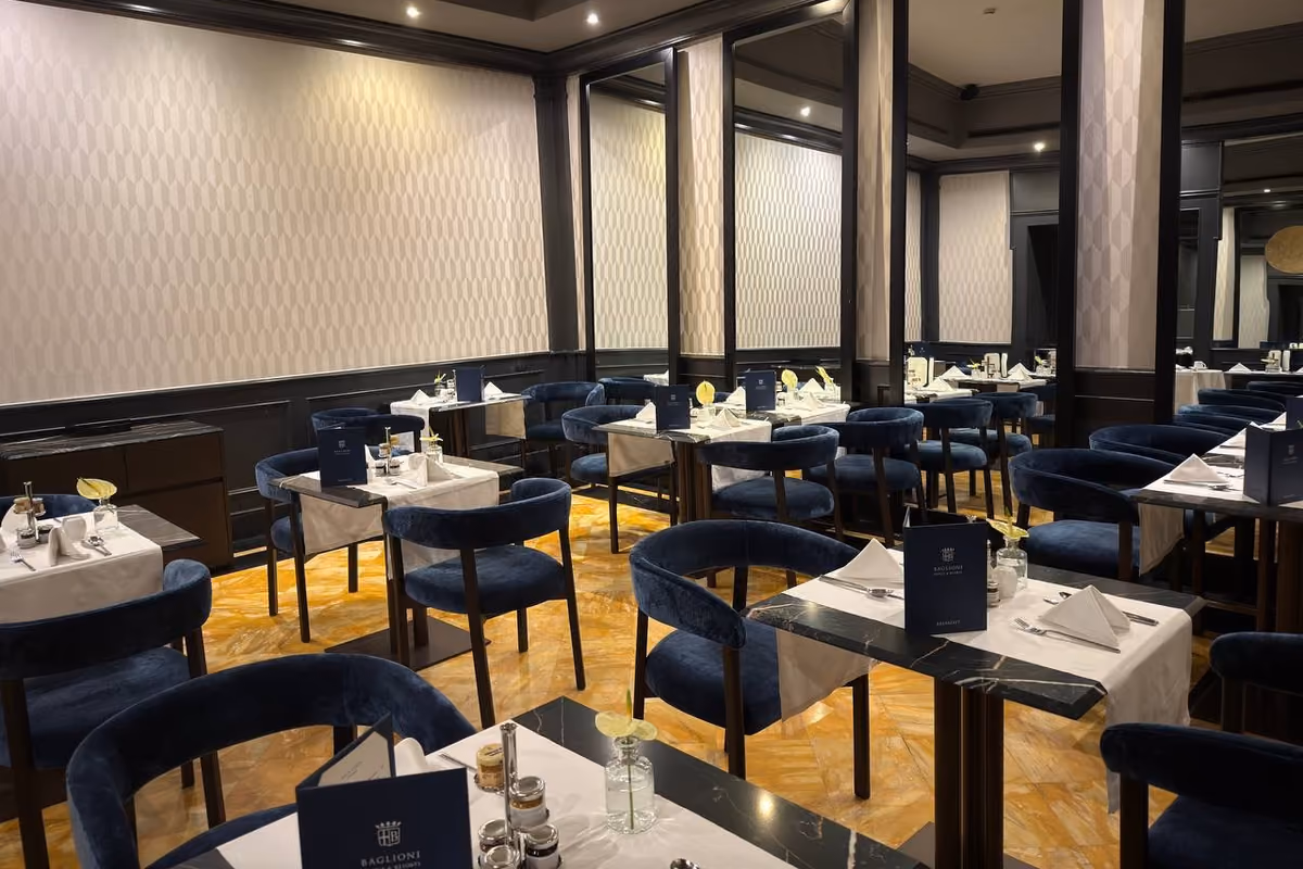 Il Baglioni Regina cambia pelle: in Via Veneto riparte da camere e ristorante