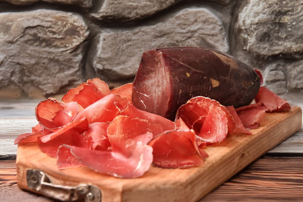 Bresaola, manca la carne dopo lo stop al Brasile: «Useremmo quella italiana, ma non basta»