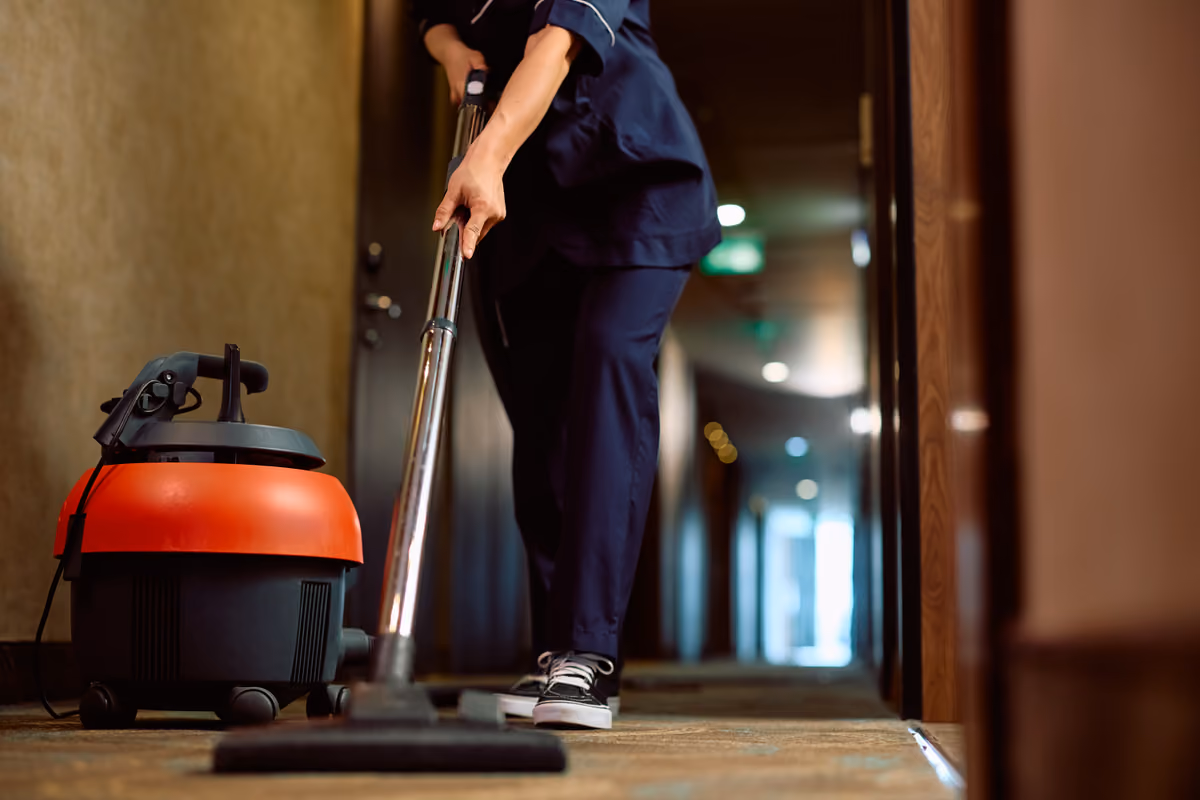 Hotel, meno corse nei corridoi: le 7 mansioni che la robotica può alleggerire