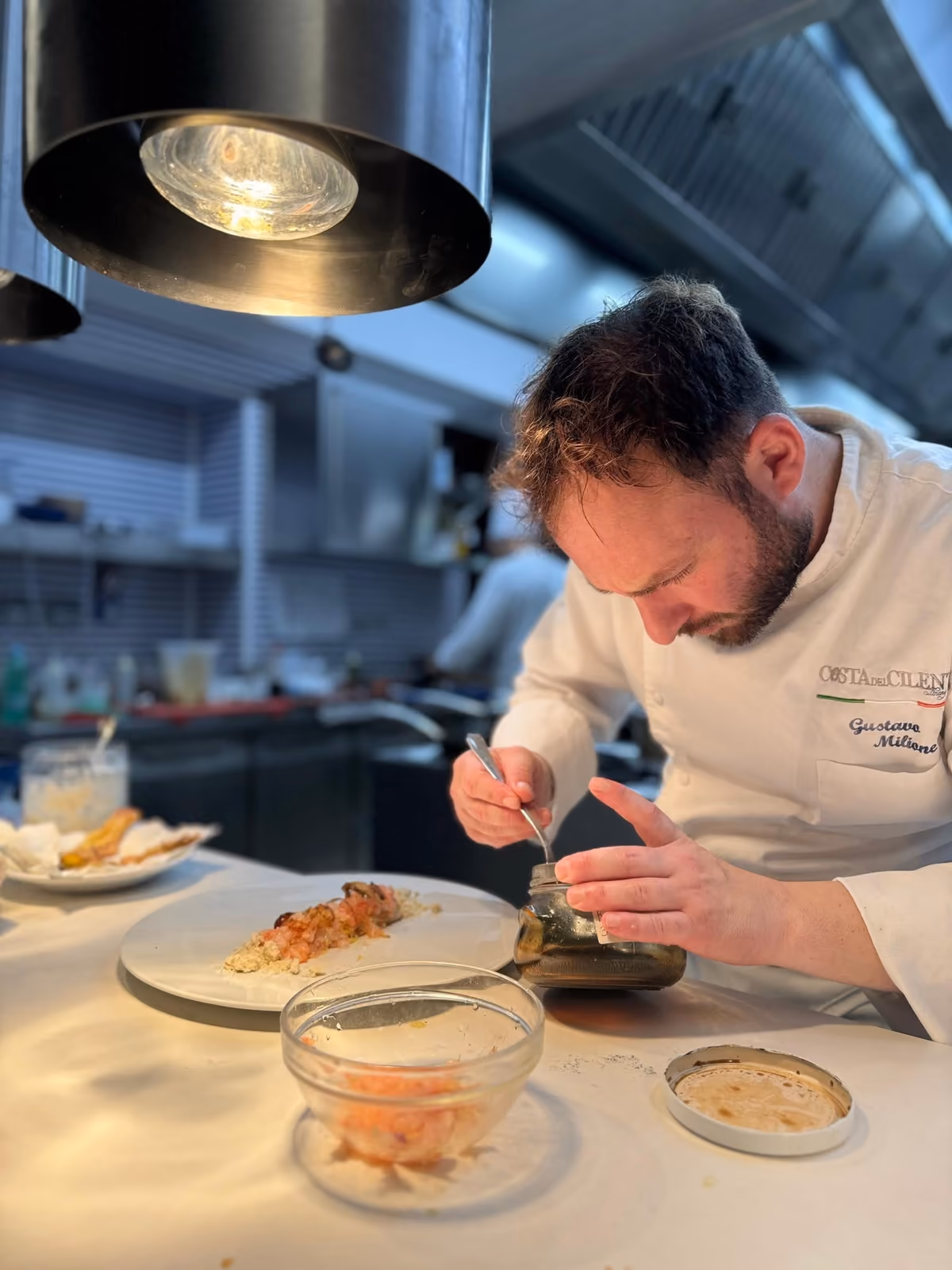 Chef Gustavo Milione al lavoro