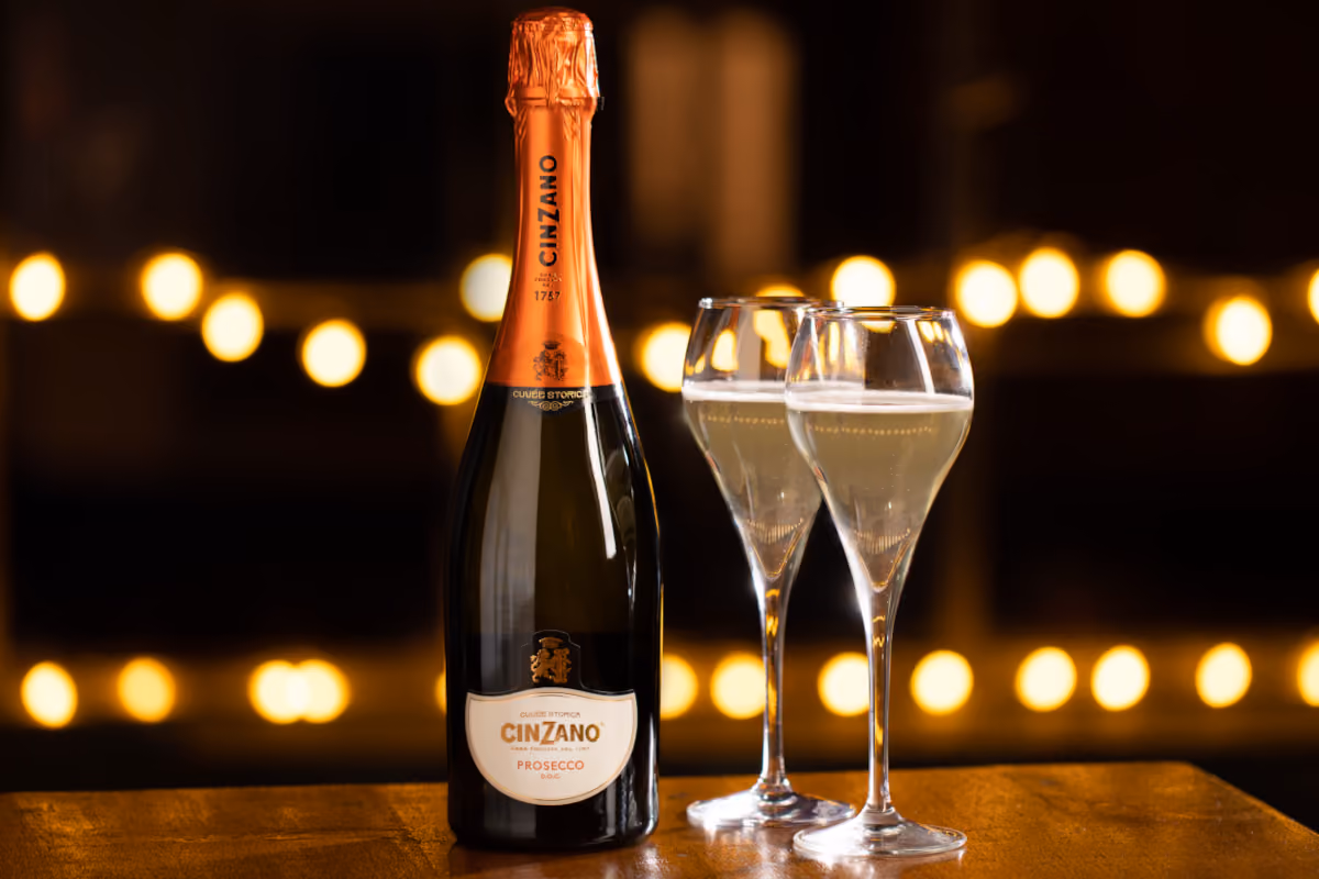 Con i suoi prodotti, come il Prosecco, Cinzano ha partecipato alle più importanti manifestazioni del mondo del vino e degli spirits