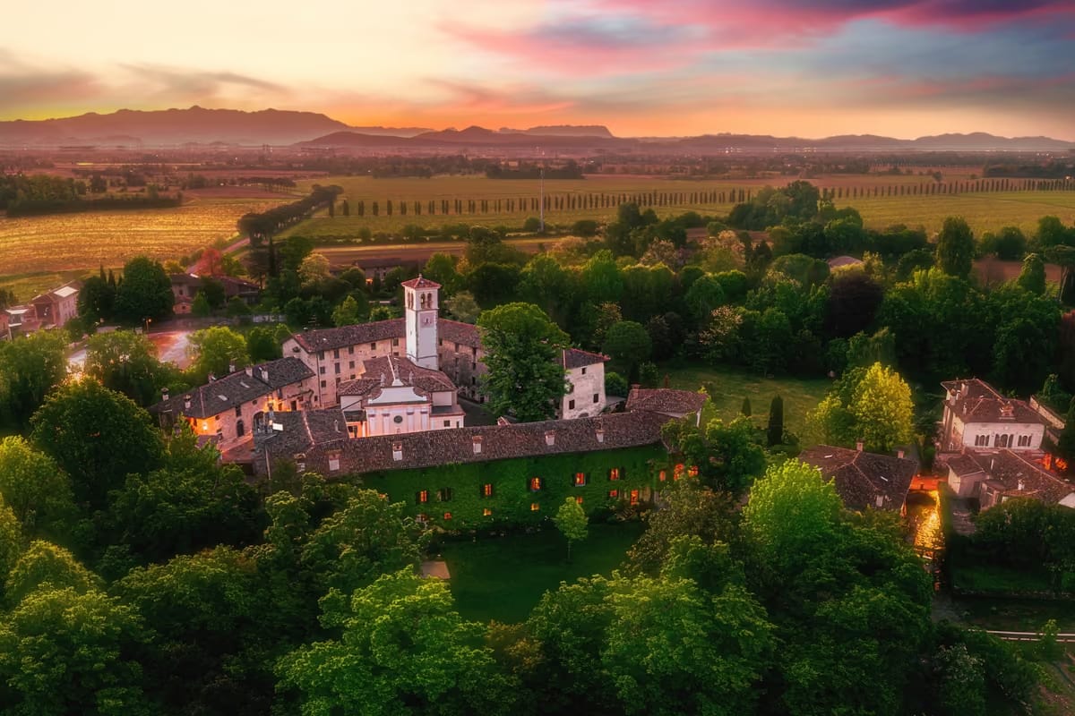 Il castello millenario che in autunno apre le sue stanze segrete: a Strassoldo torna Magici Intrecci
