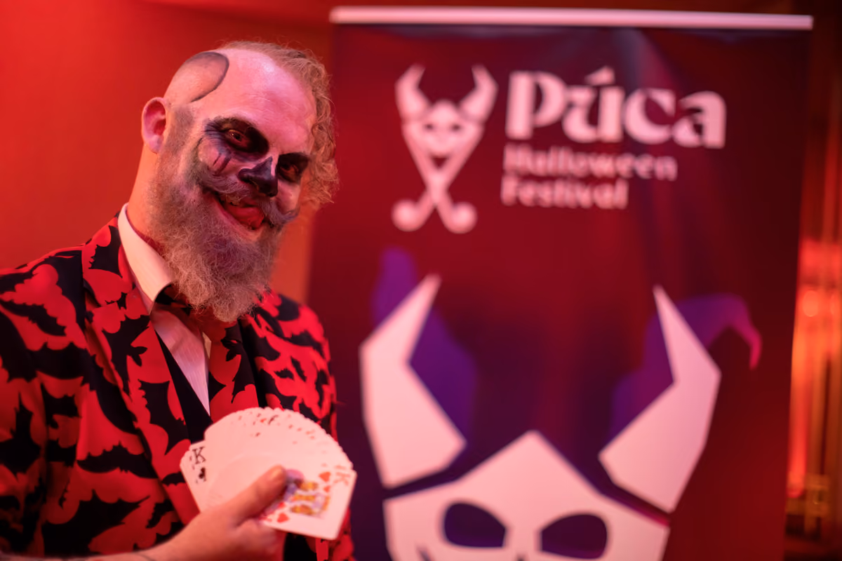 Un performer del Pùca Festival