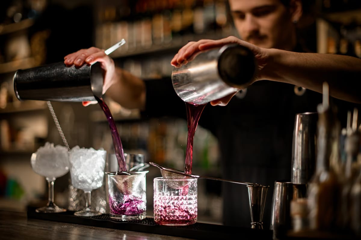 Bartender sotto pressione: come essere veloci (senza sbagliare) durante il servizio