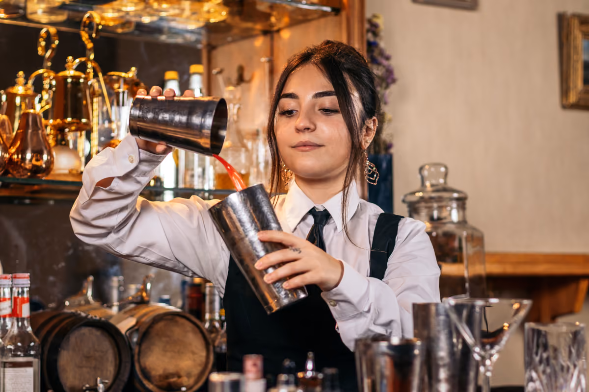 Bartender, la velocità non è fretta: come gestire il servizio sotto pressione